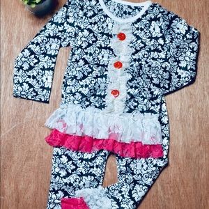Custom Stylish Babe Boutique Damask Print Set